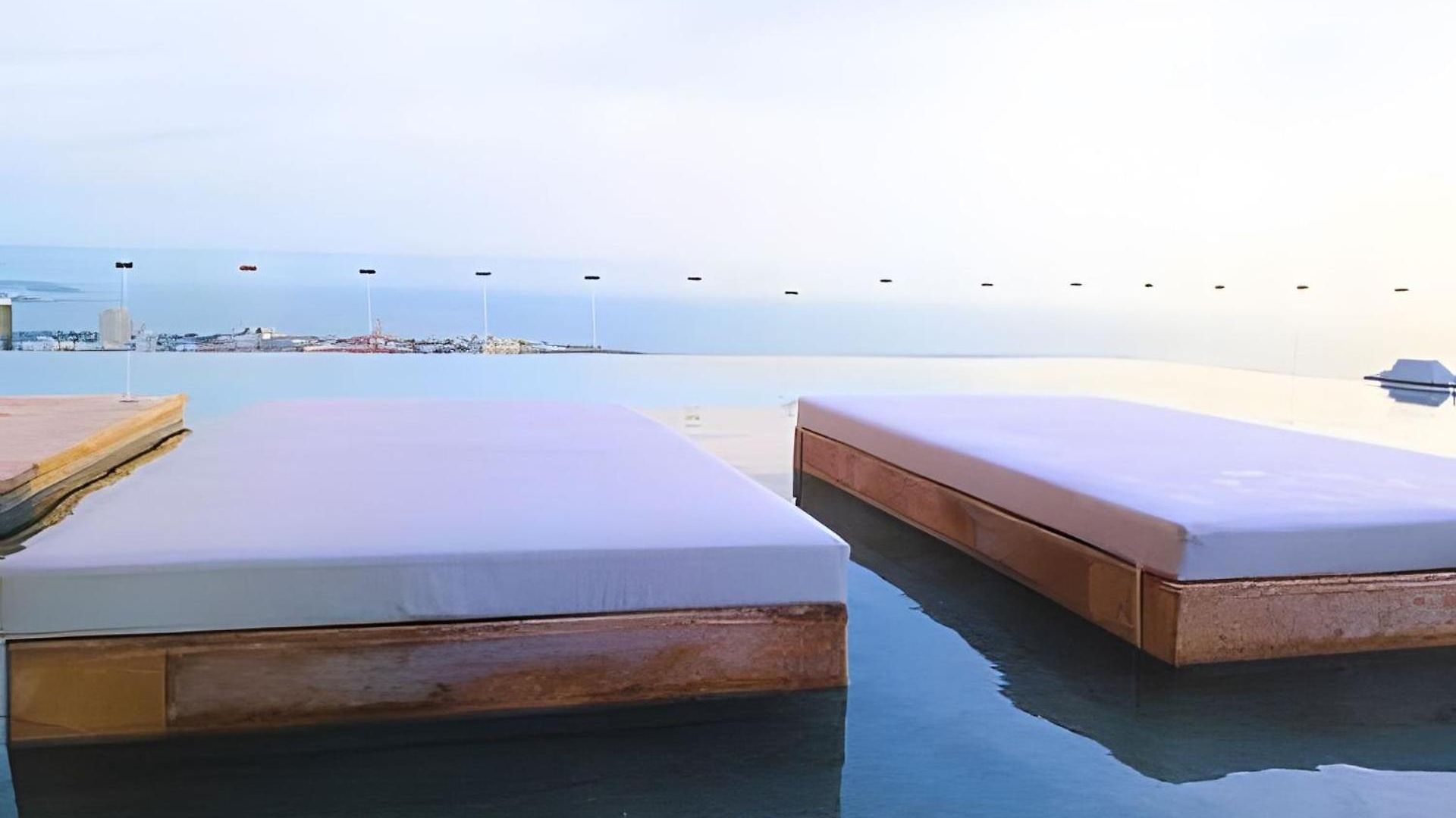 Oceanfront Gem By Walled City, Spectacular Views Apartment *