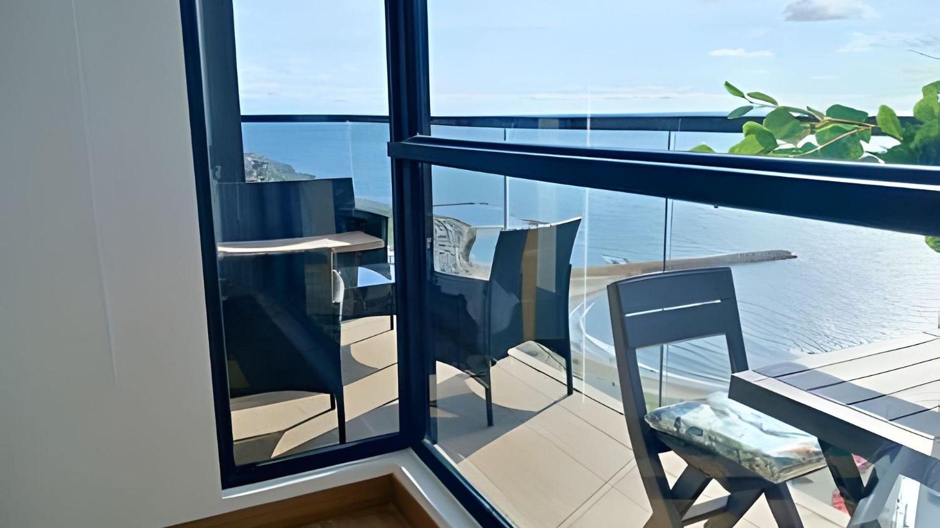 Apartment Oceanfront Gem By Walled City, Spectacular Views *