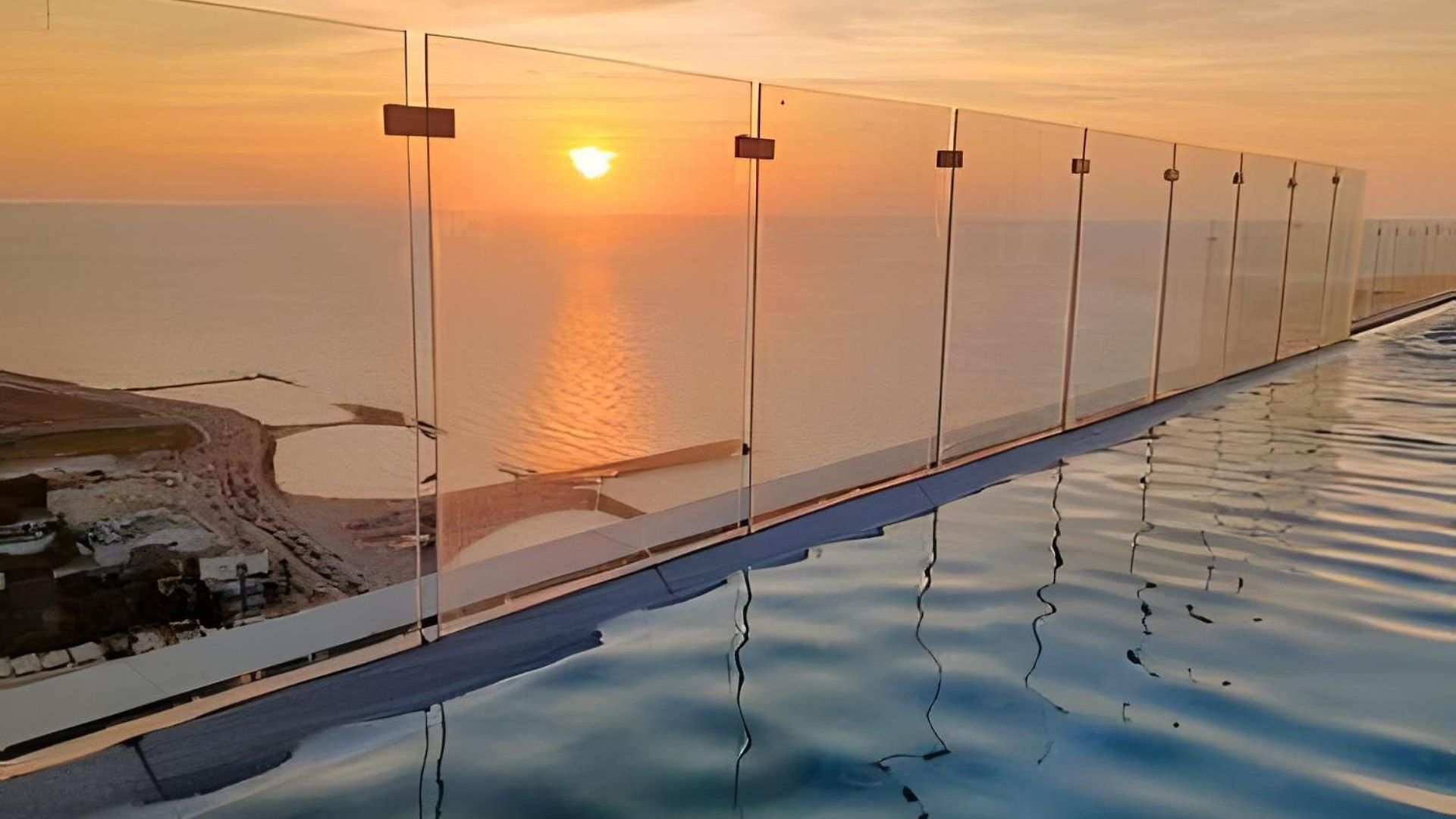 Oceanfront Gem By Walled City, Spectacular Views *