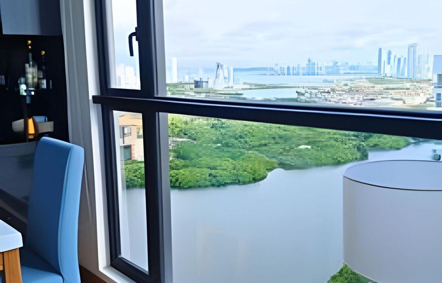 Oceanfront Gem By Walled City, Spectacular Views Apartment