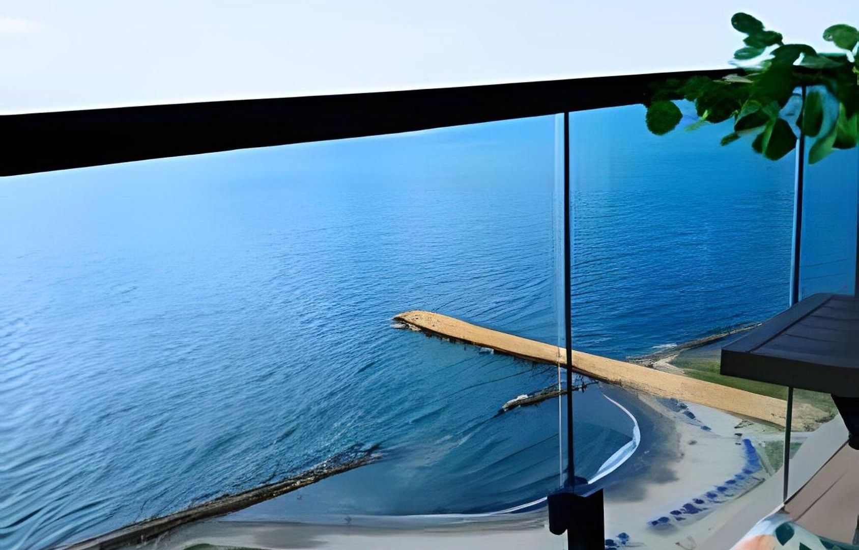 Apartment Oceanfront Gem By Walled City, Spectacular Views *