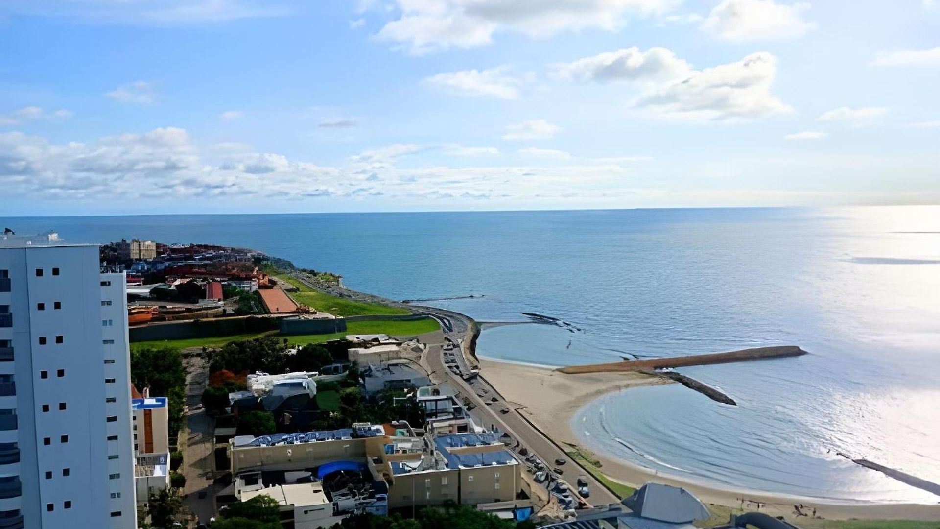 Oceanfront Gem By Walled City, Spectacular Views Apartment *