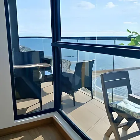 Apartment Oceanfront Gem By Walled City, Spectacular Views *