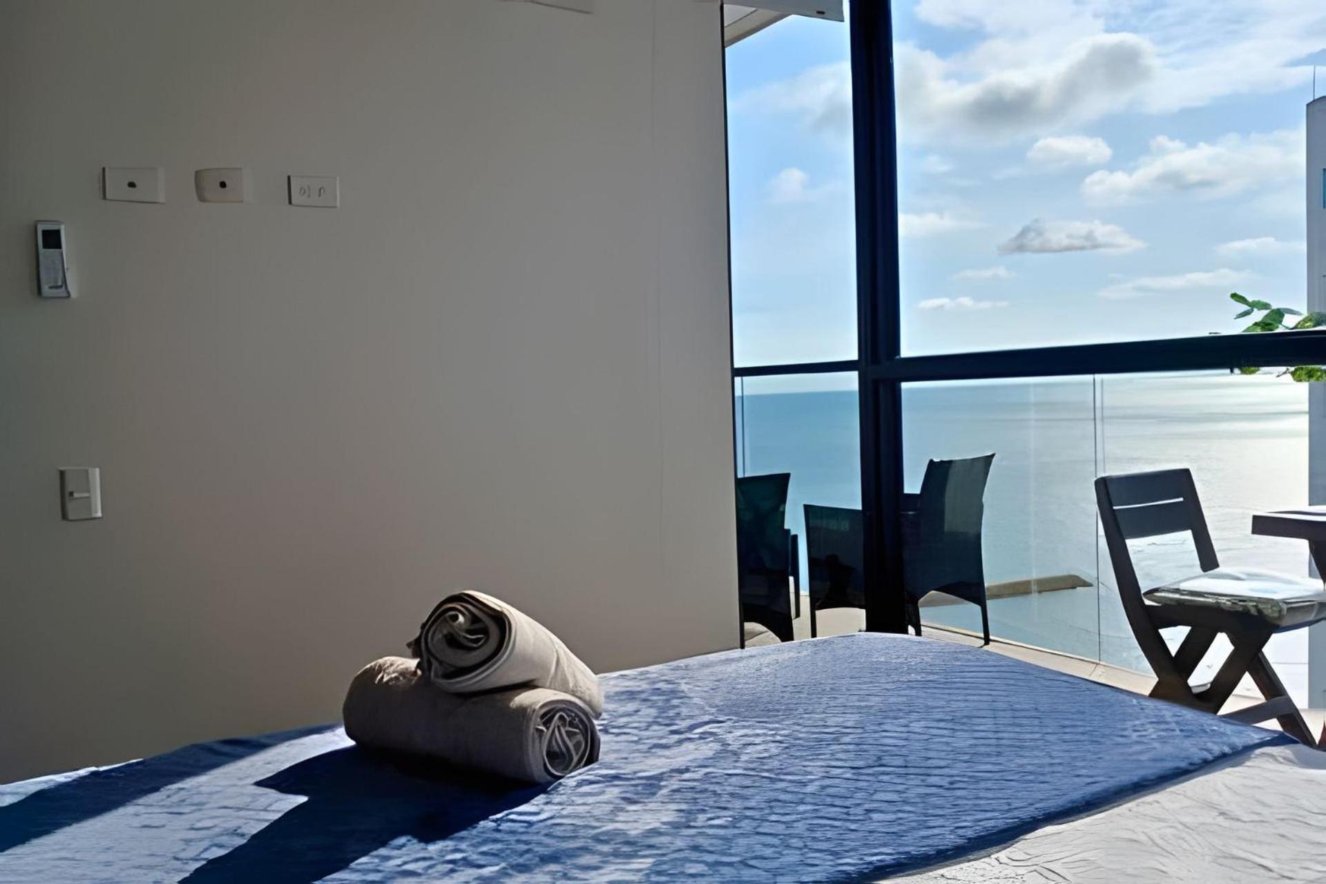 Apartamento Oceanfront Gem By Walled City, Spectacular Views