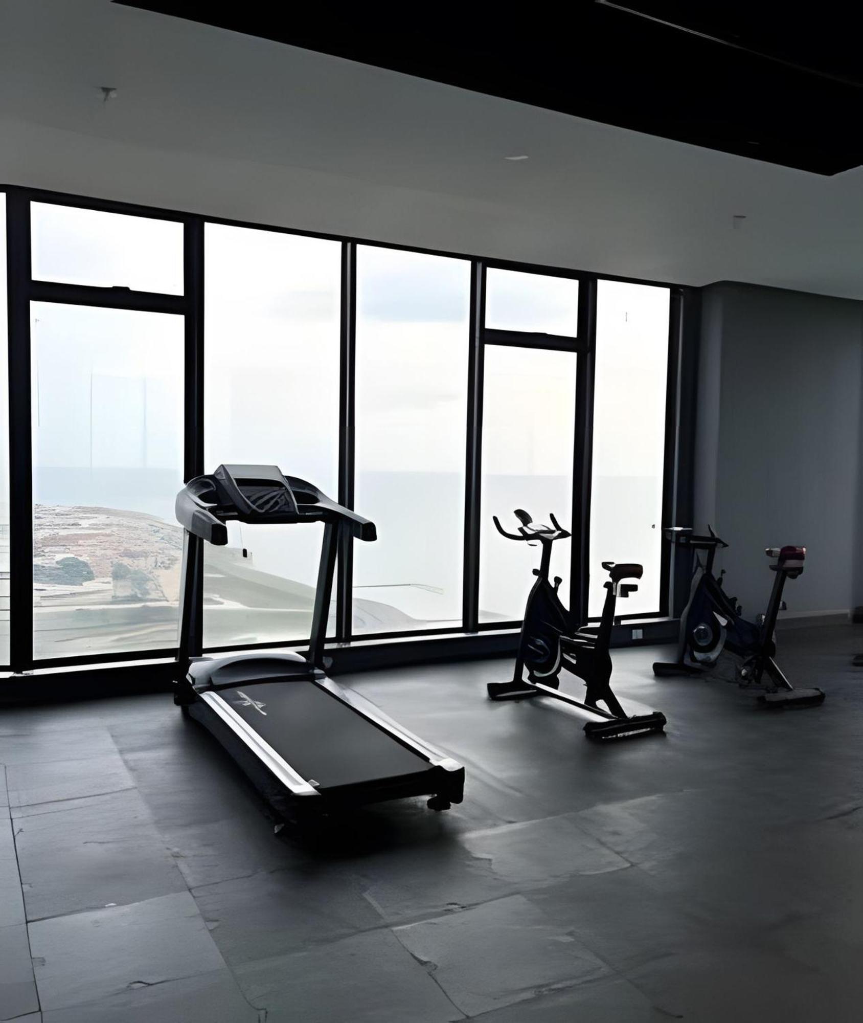 Oceanfront Gem By Walled City, Spectacular Views Apartment *